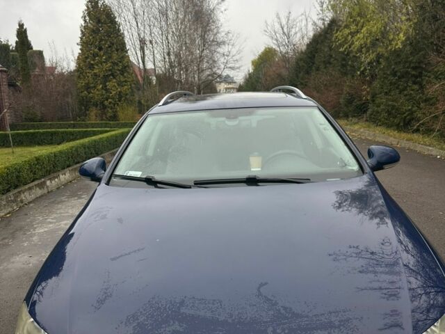 Синій Фольксваген Пассат Варіант, об'ємом двигуна 2 л та пробігом 300 тис. км за 3199 $, фото 5 на Automoto.ua