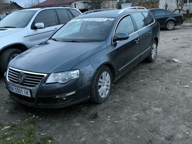 Фольксваген Пассат Вариант 2007 в Березно на Automoto.ua Синий Фольксваген Пассат Вариант, объемом двигателя 2 л и пробегом 300 тыс. км за 3250 $, фото 1 на Automoto.ua