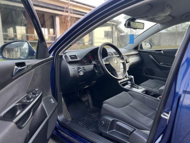 Синій Фольксваген Пассат Варіант, об'ємом двигуна 2 л та пробігом 285 тис. км за 5450 $, фото 11 на Automoto.ua