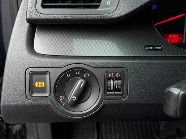 Синий Фольксваген Пассат Вариант, объемом двигателя 2 л и пробегом 234 тыс. км за 5499 $, фото 18 на Automoto.ua