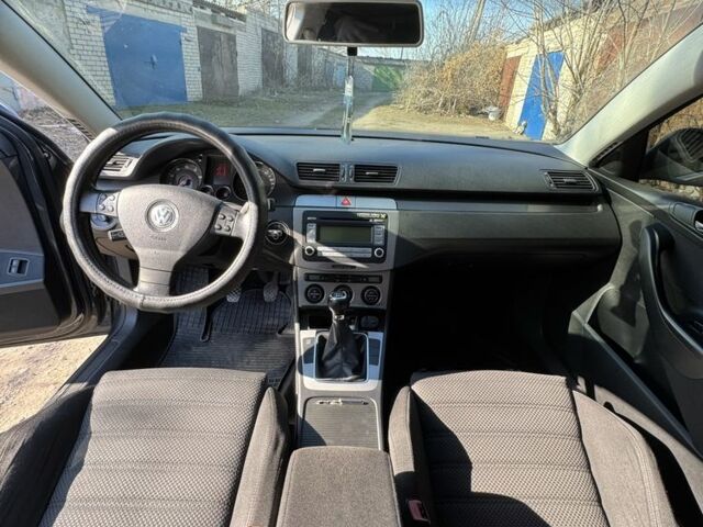 Синій Фольксваген Пассат Варіант, об'ємом двигуна 2 л та пробігом 230 тис. км за 5200 $, фото 4 на Automoto.ua