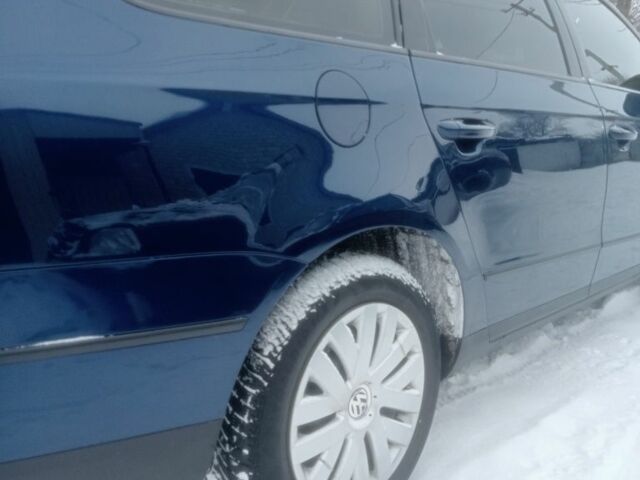 Синій Фольксваген Пассат Варіант, об'ємом двигуна 2 л та пробігом 240 тис. км за 6500 $, фото 2 на Automoto.ua