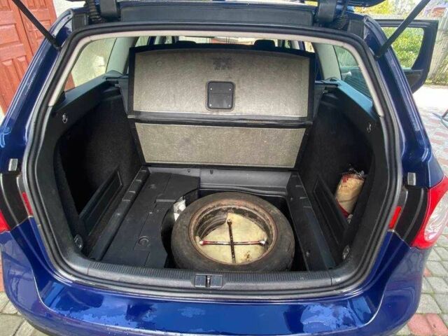 Синій Фольксваген Пассат Варіант, об'ємом двигуна 2 л та пробігом 271 тис. км за 6700 $, фото 13 на Automoto.ua