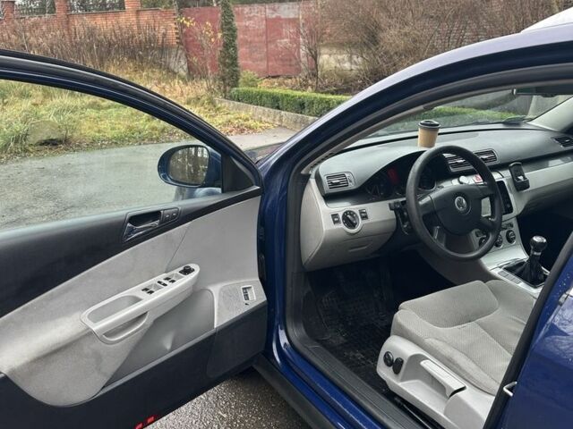 Синій Фольксваген Пассат Варіант, об'ємом двигуна 2 л та пробігом 287 тис. км за 2899 $, фото 12 на Automoto.ua