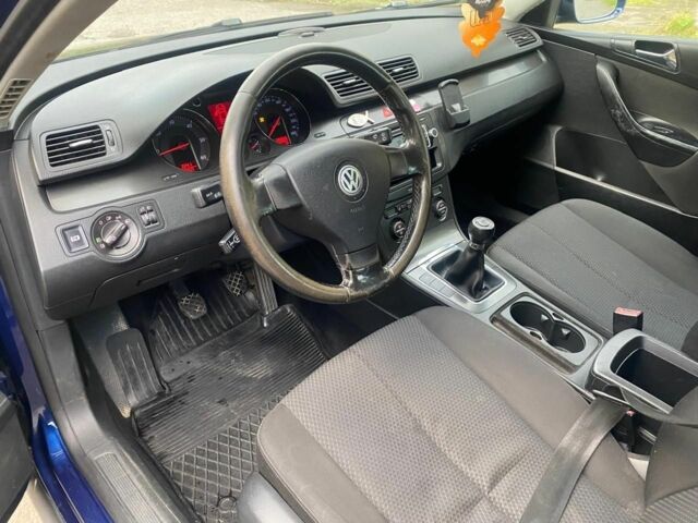 Синий Фольксваген Пассат Вариант, объемом двигателя 1.9 л и пробегом 300 тыс. км за 3300 $, фото 4 на Automoto.ua