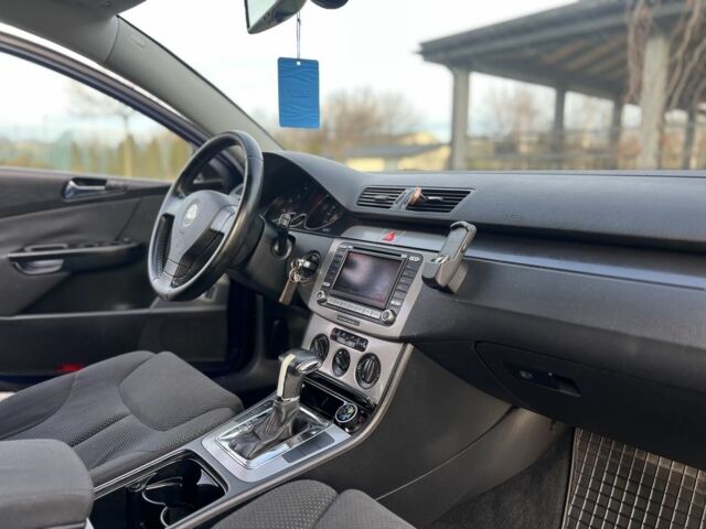 Синій Фольксваген Пассат Варіант, об'ємом двигуна 2 л та пробігом 285 тис. км за 5450 $, фото 14 на Automoto.ua