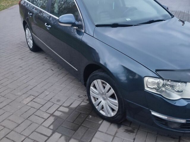 Синий Фольксваген Пассат Вариант, объемом двигателя 2 л и пробегом 289 тыс. км за 6400 $, фото 2 на Automoto.ua