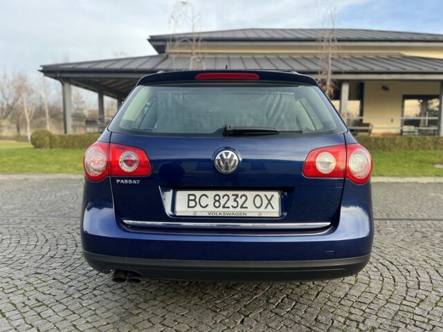 Синій Фольксваген Пассат Варіант, об'ємом двигуна 2 л та пробігом 285 тис. км за 5450 $, фото 7 на Automoto.ua