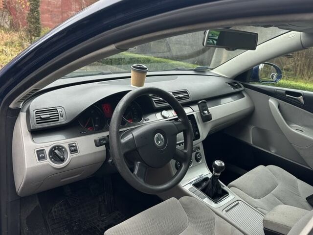 Синій Фольксваген Пассат Варіант, об'ємом двигуна 2 л та пробігом 287 тис. км за 2899 $, фото 18 на Automoto.ua