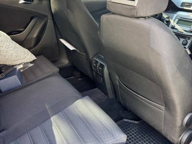 Синій Фольксваген Пассат Варіант, об'ємом двигуна 2 л та пробігом 230 тис. км за 5200 $, фото 6 на Automoto.ua