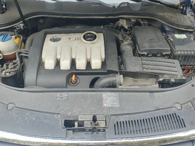 Синий Фольксваген Пассат Вариант, объемом двигателя 1.9 л и пробегом 300 тыс. км за 3300 $, фото 13 на Automoto.ua