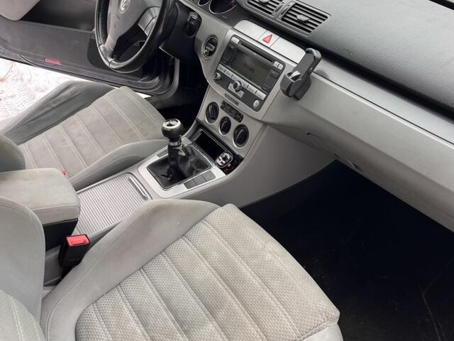 Синій Фольксваген Пассат Варіант, об'ємом двигуна 1.9 л та пробігом 400 тис. км за 2200 $, фото 9 на Automoto.ua