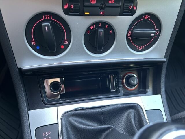 Синій Фольксваген Пассат Варіант, об'ємом двигуна 1.9 л та пробігом 345 тис. км за 7200 $, фото 17 на Automoto.ua