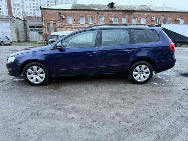 Синий Фольксваген Пассат Вариант, объемом двигателя 1.9 л и пробегом 256 тыс. км за 3000 $, фото 1 на Automoto.ua