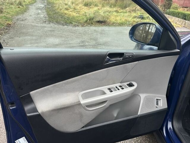 Синій Фольксваген Пассат Варіант, об'ємом двигуна 2 л та пробігом 287 тис. км за 2899 $, фото 16 на Automoto.ua