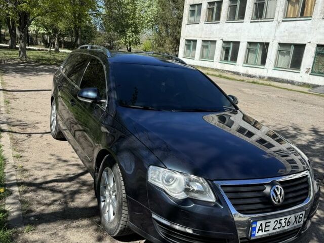 Синий Фольксваген Пассат Вариант, объемом двигателя 2 л и пробегом 230 тыс. км за 5500 $, фото 3 на Automoto.ua