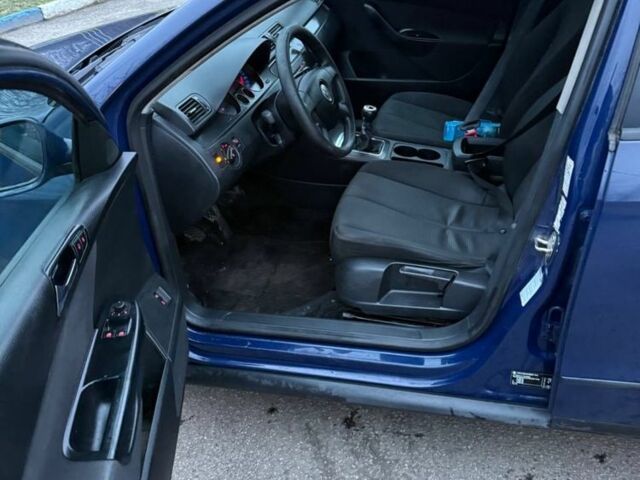 Синій Фольксваген Пассат Варіант, об'ємом двигуна 2 л та пробігом 284 тис. км за 2800 $, фото 7 на Automoto.ua