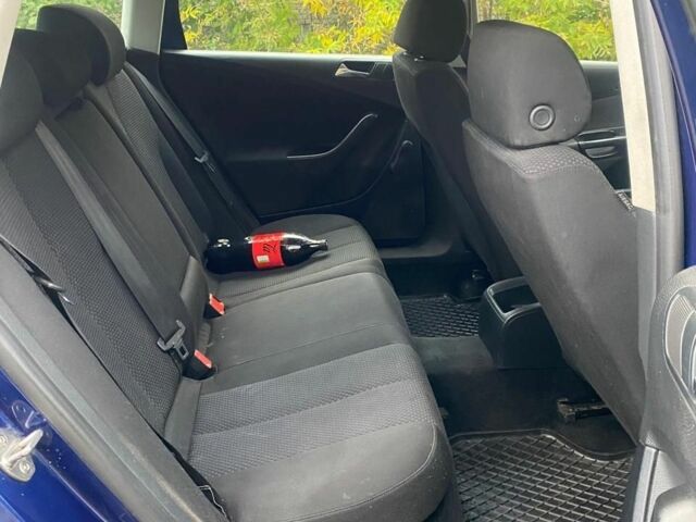 Синий Фольксваген Пассат Вариант, объемом двигателя 1.9 л и пробегом 300 тыс. км за 3300 $, фото 7 на Automoto.ua