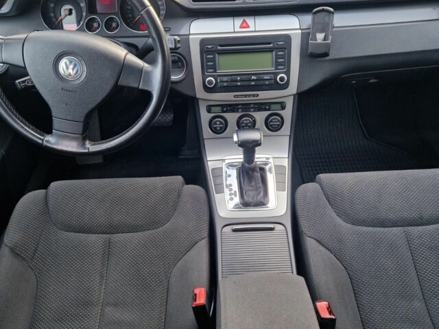 Синий Фольксваген Пассат Вариант, объемом двигателя 1.6 л и пробегом 250 тыс. км за 5556 $, фото 3 на Automoto.ua