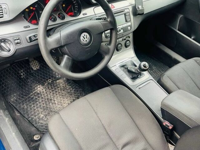 Синий Фольксваген Пассат Вариант, объемом двигателя 2 л и пробегом 230 тыс. км за 2000 $, фото 9 на Automoto.ua