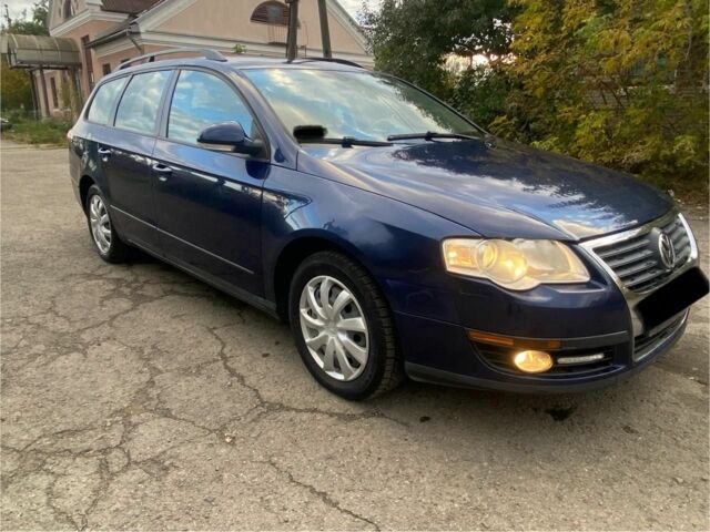 Синий Фольксваген Пассат Вариант, объемом двигателя 1.9 л и пробегом 300 тыс. км за 3300 $, фото 2 на Automoto.ua