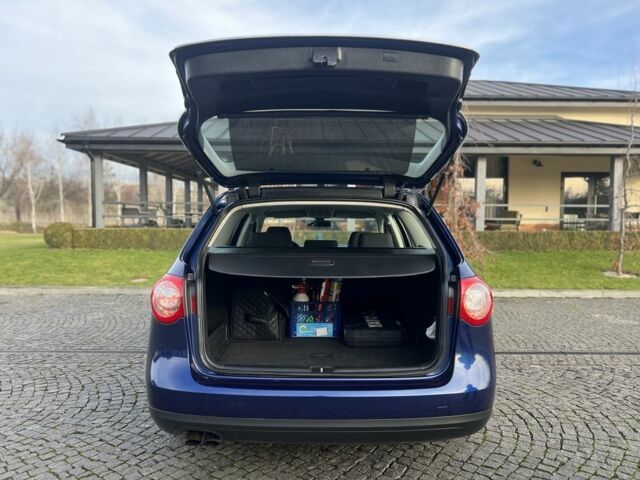 Синій Фольксваген Пассат Варіант, об'ємом двигуна 2 л та пробігом 285 тис. км за 5450 $, фото 9 на Automoto.ua