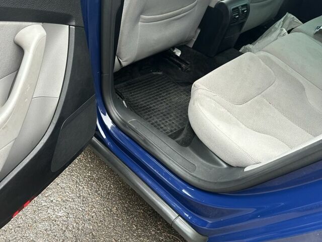 Синій Фольксваген Пассат Варіант, об'ємом двигуна 2 л та пробігом 287 тис. км за 2899 $, фото 14 на Automoto.ua