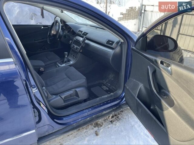 Синій Фольксваген Пассат Варіант, об'ємом двигуна 2 л та пробігом 293 тис. км за 5100 $, фото 7 на Automoto.ua