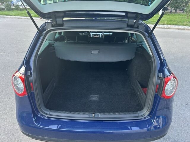 Синій Фольксваген Пассат Варіант, об'ємом двигуна 1.9 л та пробігом 345 тис. км за 7200 $, фото 8 на Automoto.ua