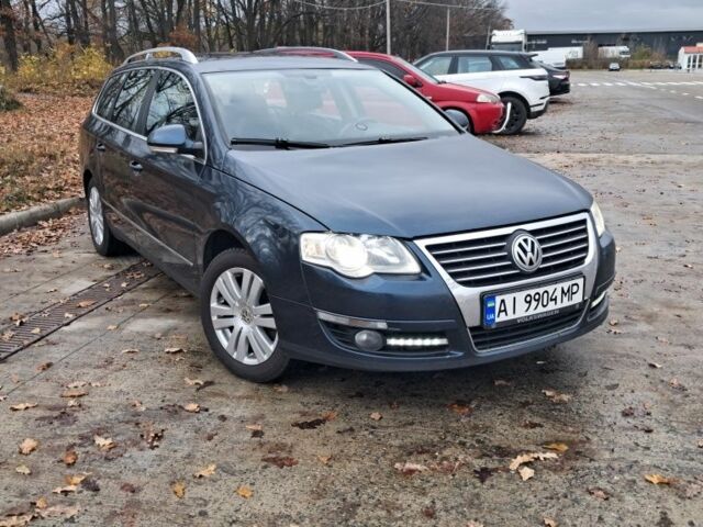 Синий Фольксваген Пассат Вариант, объемом двигателя 2 л и пробегом 400 тыс. км за 4000 $, фото 1 на Automoto.ua