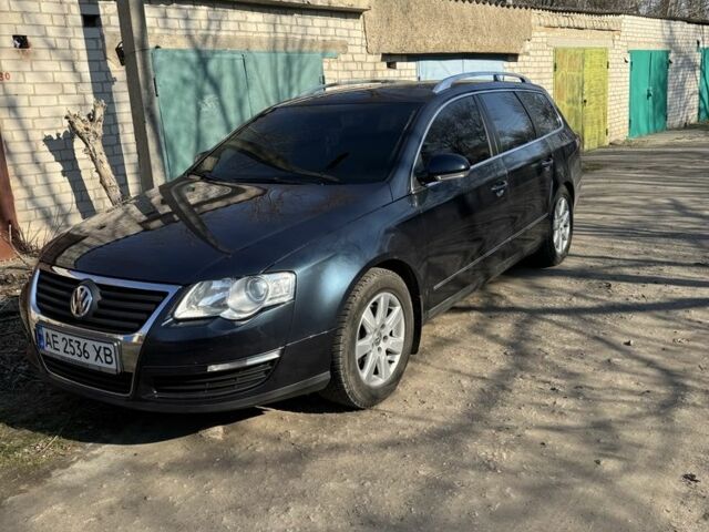 Синий Фольксваген Пассат Вариант, объемом двигателя 2 л и пробегом 230 тыс. км за 5500 $, фото 2 на Automoto.ua