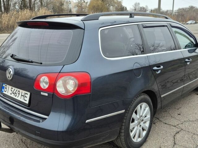 Синий Фольксваген Пассат Вариант, объемом двигателя 2 л и пробегом 317 тыс. км за 5800 $, фото 4 на Automoto.ua