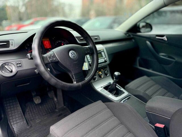 Синий Фольксваген Пассат Вариант, объемом двигателя 2 л и пробегом 234 тыс. км за 5499 $, фото 8 на Automoto.ua