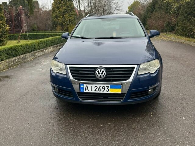 Синій Фольксваген Пассат Варіант, об'ємом двигуна 2 л та пробігом 300 тис. км за 3199 $, фото 1 на Automoto.ua