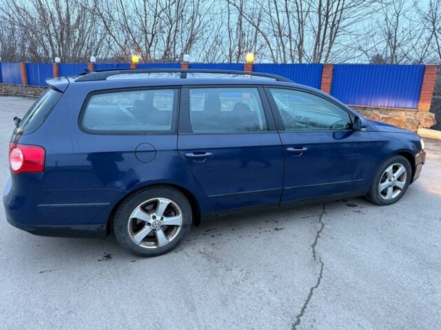 Синій Фольксваген Пассат Варіант, об'ємом двигуна 2 л та пробігом 284 тис. км за 2800 $, фото 2 на Automoto.ua