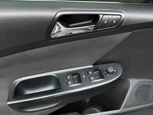 Синий Фольксваген Пассат Вариант, объемом двигателя 2 л и пробегом 234 тыс. км за 5499 $, фото 19 на Automoto.ua