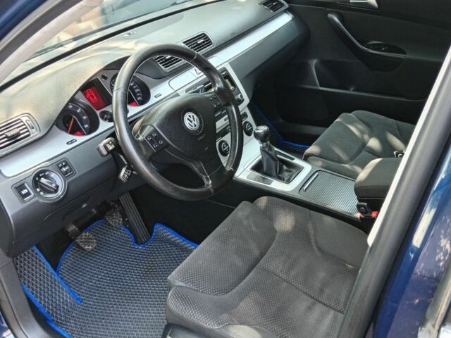 Синий Фольксваген Пассат Вариант, объемом двигателя 1.8 л и пробегом 236 тыс. км за 6600 $, фото 7 на Automoto.ua