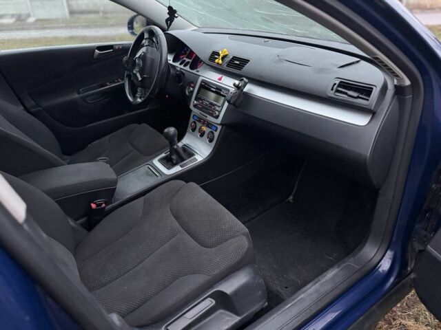 Синий Фольксваген Пассат Вариант, объемом двигателя 2 л и пробегом 277 тыс. км за 3333 $, фото 10 на Automoto.ua