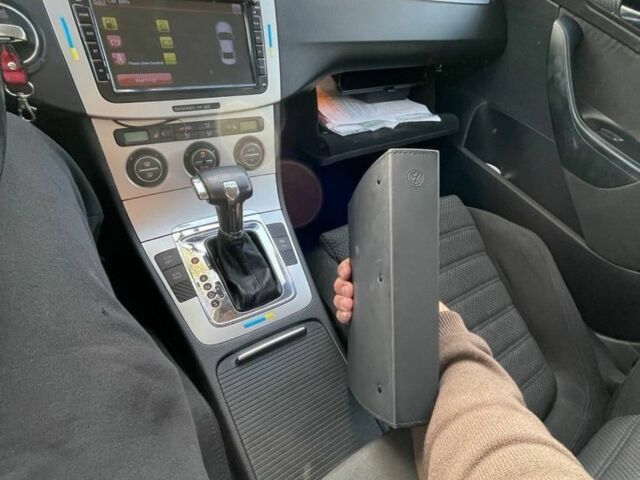 Синий Фольксваген Пассат Вариант, объемом двигателя 2 л и пробегом 383 тыс. км за 5207 $, фото 5 на Automoto.ua