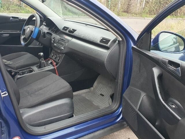 Синій Фольксваген Пассат Варіант, об'ємом двигуна 2 л та пробігом 333 тис. км за 3000 $, фото 9 на Automoto.ua