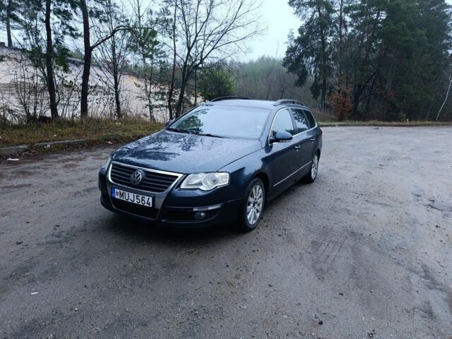 Синий Фольксваген Пассат Вариант, объемом двигателя 2 л и пробегом 241 тыс. км за 2800 $, фото 1 на Automoto.ua