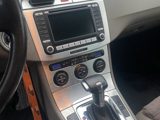 Синий Фольксваген Пассат Вариант, объемом двигателя 2 л и пробегом 260 тыс. км за 7300 $, фото 9 на Automoto.ua