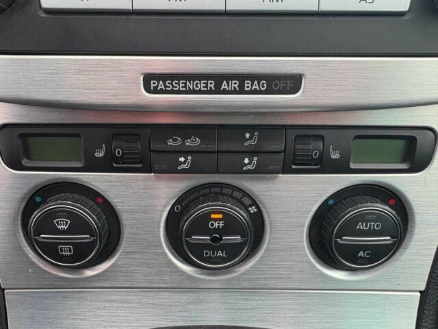 Синій Фольксваген Пассат Варіант, об'ємом двигуна 1.8 л та пробігом 237 тис. км за 6590 $, фото 14 на Automoto.ua