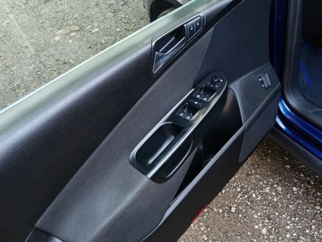 Синий Фольксваген Пассат Вариант, объемом двигателя 1.8 л и пробегом 236 тыс. км за 6600 $, фото 11 на Automoto.ua