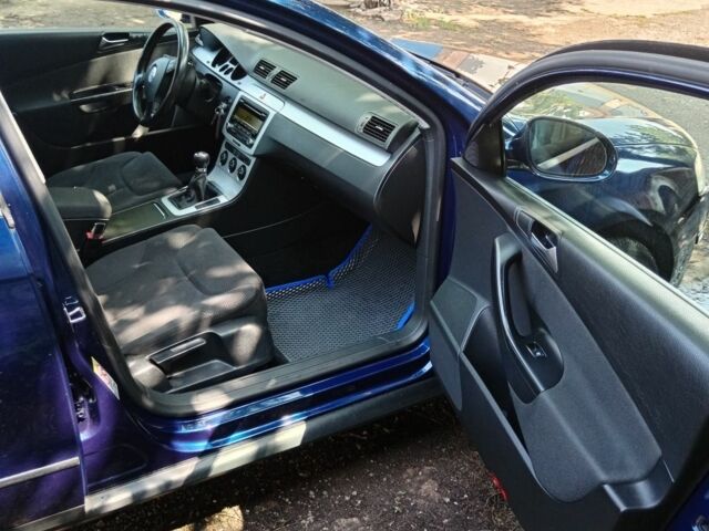 Синий Фольксваген Пассат Вариант, объемом двигателя 1.8 л и пробегом 236 тыс. км за 6600 $, фото 12 на Automoto.ua