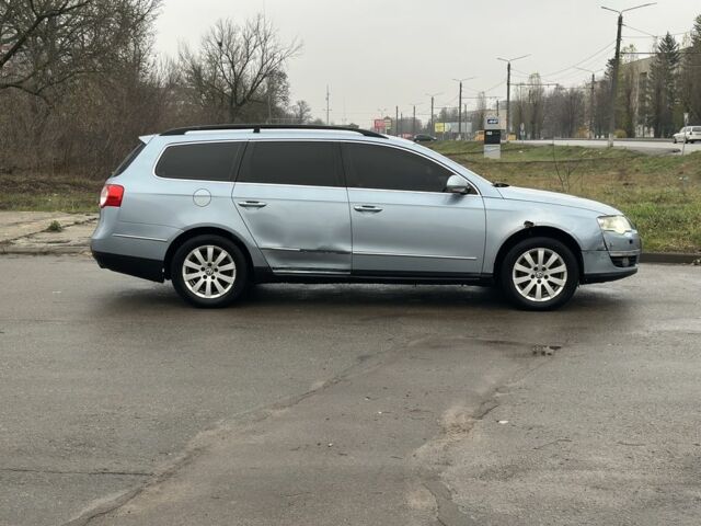 Синій Фольксваген Пассат Варіант, об'ємом двигуна 2 л та пробігом 277 тис. км за 4800 $, фото 7 на Automoto.ua
