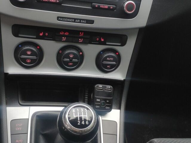 Синій Фольксваген Пассат Варіант, об'ємом двигуна 2 л та пробігом 365 тис. км за 6600 $, фото 7 на Automoto.ua