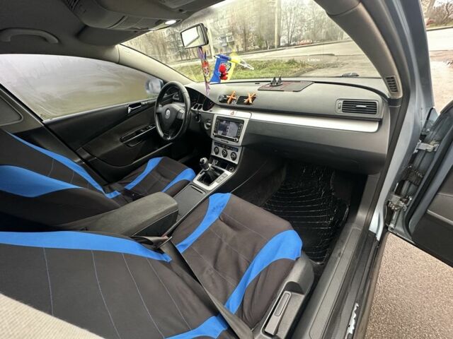 Синій Фольксваген Пассат Варіант, об'ємом двигуна 2 л та пробігом 277 тис. км за 4800 $, фото 9 на Automoto.ua