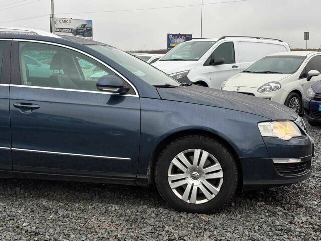Синій Фольксваген Пассат Варіант, об'ємом двигуна 1.8 л та пробігом 237 тис. км за 6590 $, фото 2 на Automoto.ua