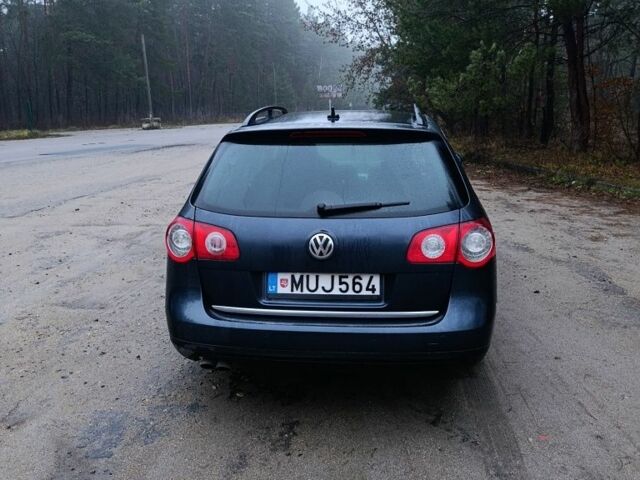 Синий Фольксваген Пассат Вариант, объемом двигателя 2 л и пробегом 241 тыс. км за 2800 $, фото 2 на Automoto.ua